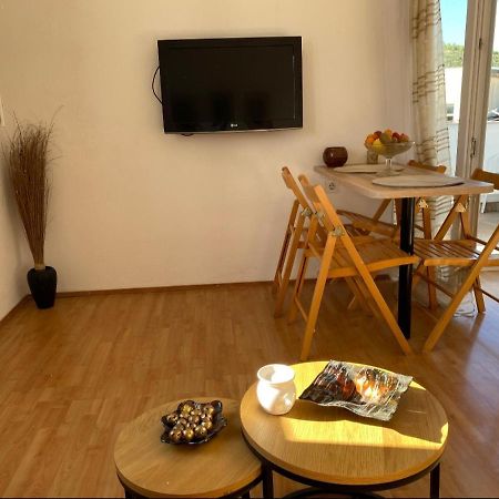 Apartment Remi, Penthouse With Balcony, Free Parking Marina Kültér fotó