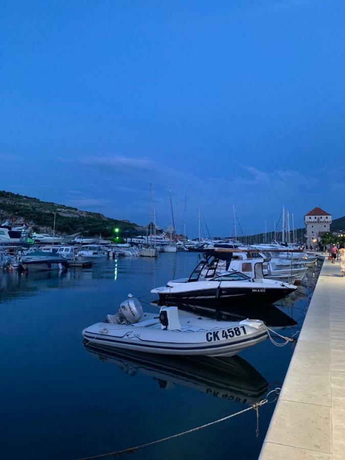 Apartment Remi, Penthouse With Balcony, Free Parking Marina Kültér fotó
